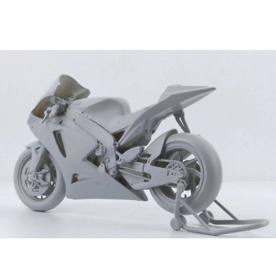 BEEMAX BX13002 1/12 Yamaha YZR - Model Kit Nissan Skyline 评论和价格