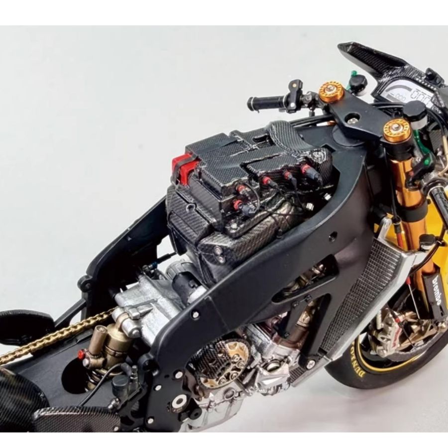 BEEMAX BX13002 1/12 Yamaha YZR - Model Kit Nissan Skyline 评论和价格